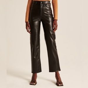 Abercrombie & Fitch Vegan Leather Ankle Straight Pant
Ultra high rise pants
